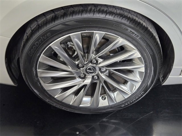 Certified 2022 Lexus ES 300h w/ Luxury Package image 10