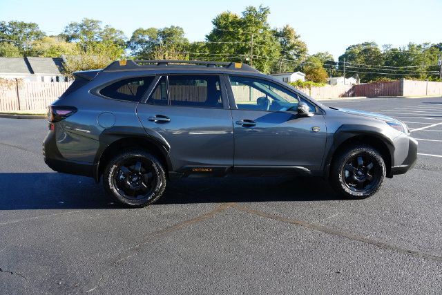Used 2025 Subaru Outback Wilderness AWD/4WD image 9
