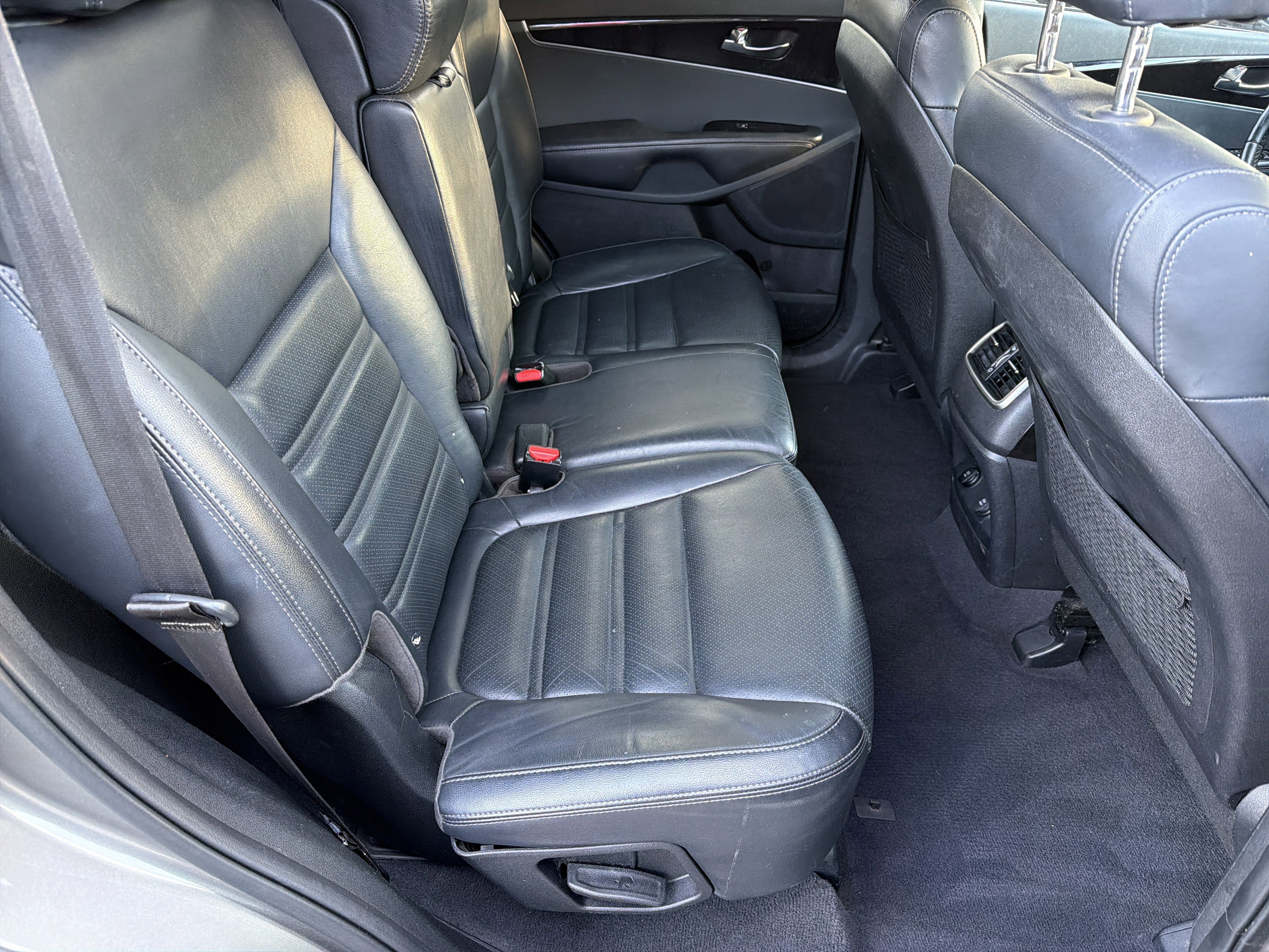 Used 2018 Kia Sorento EX image 13