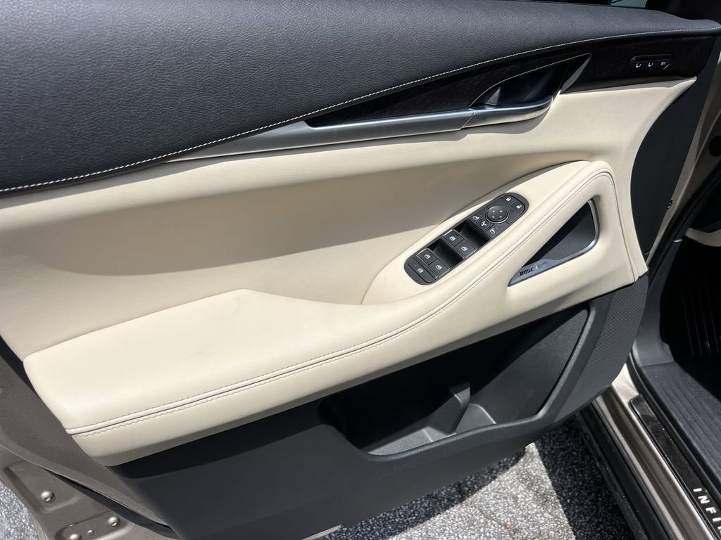 Used 2023 INFINITI QX60 Sensory w/ Vision Package AWD/4WD image 8