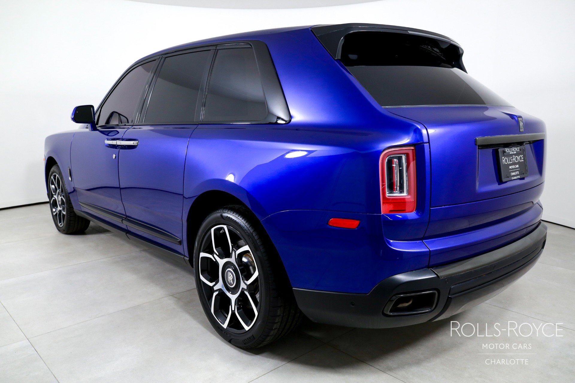 Used 2021 Rolls-Royce Cullinan Black Badge image 8