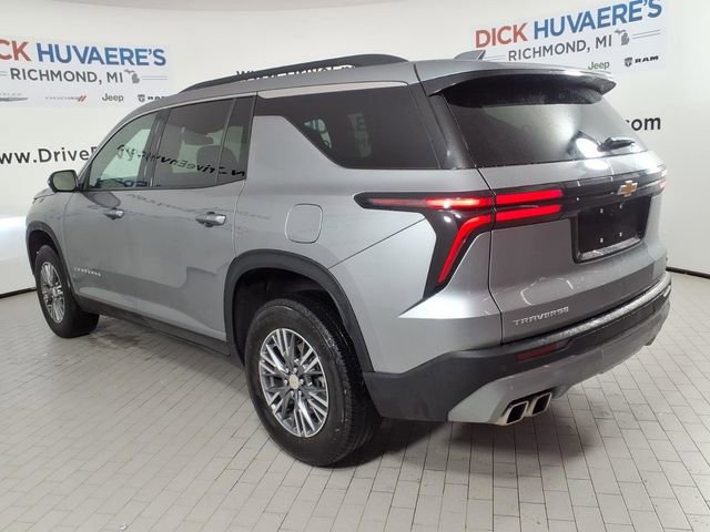 Used 2024 Chevrolet Traverse LT w/ Trailering Package image 6