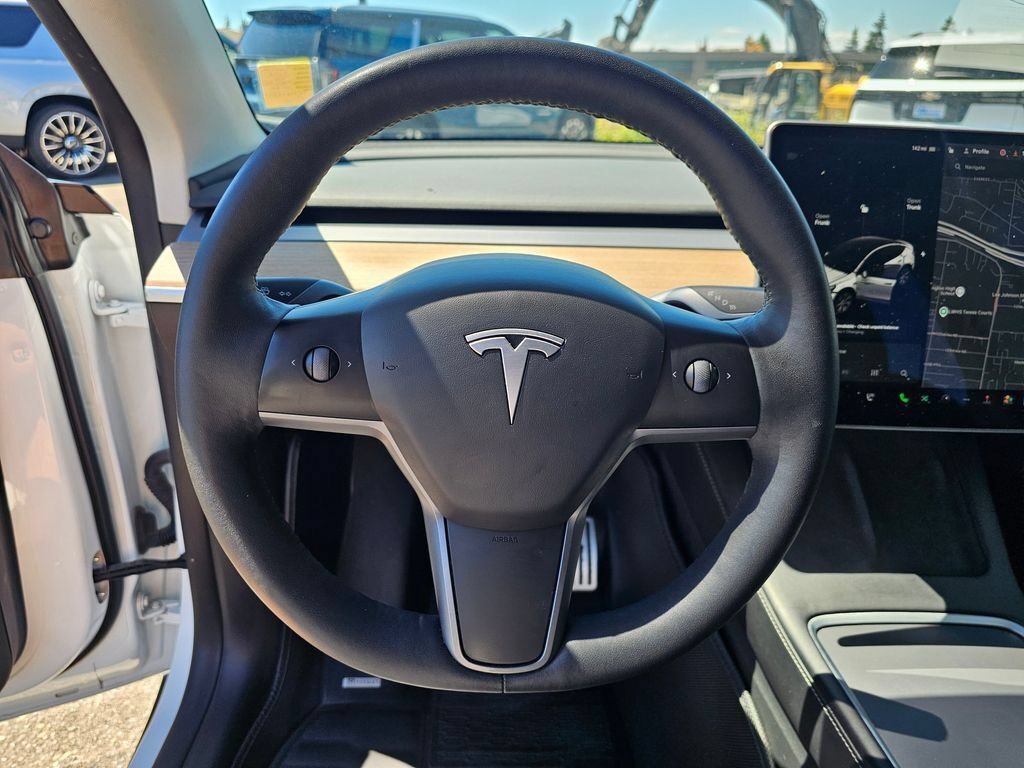 Used 2022 Tesla Model Y Performance AWD/4WD image 13