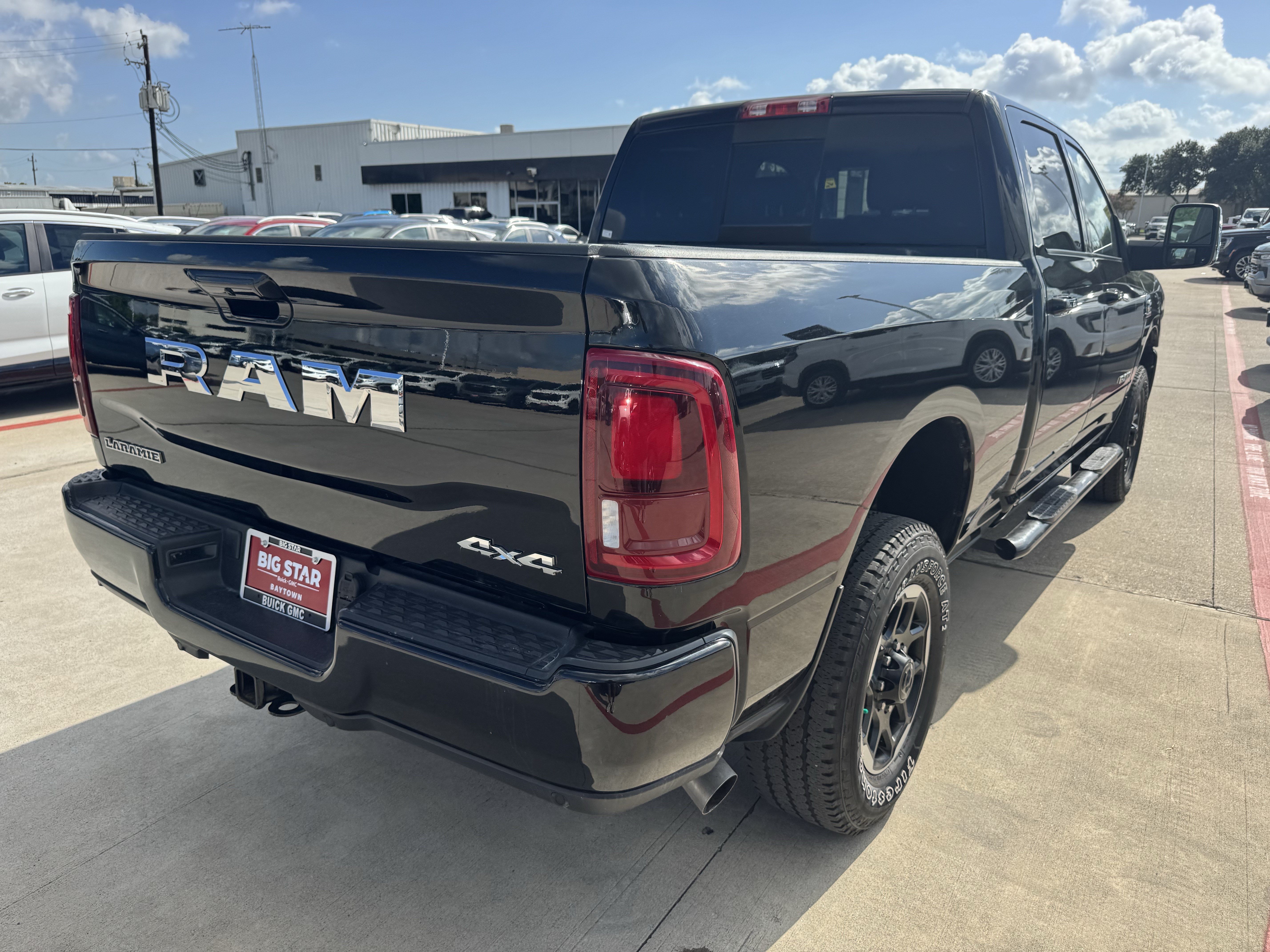 Used 2025 RAM 2500 Laramie AWD/4WD image 6