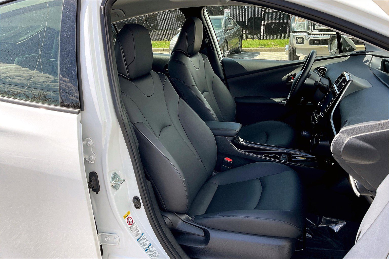 Used 2022 Toyota Prius AWD image 9
