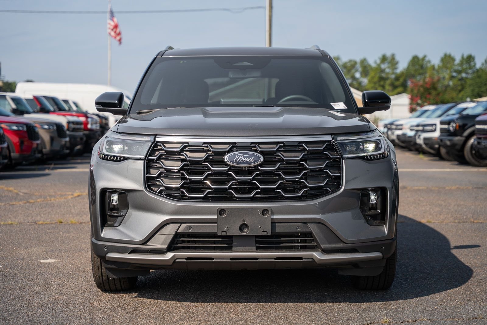 New 2026 Ford Explorer Platinum RWD image 3