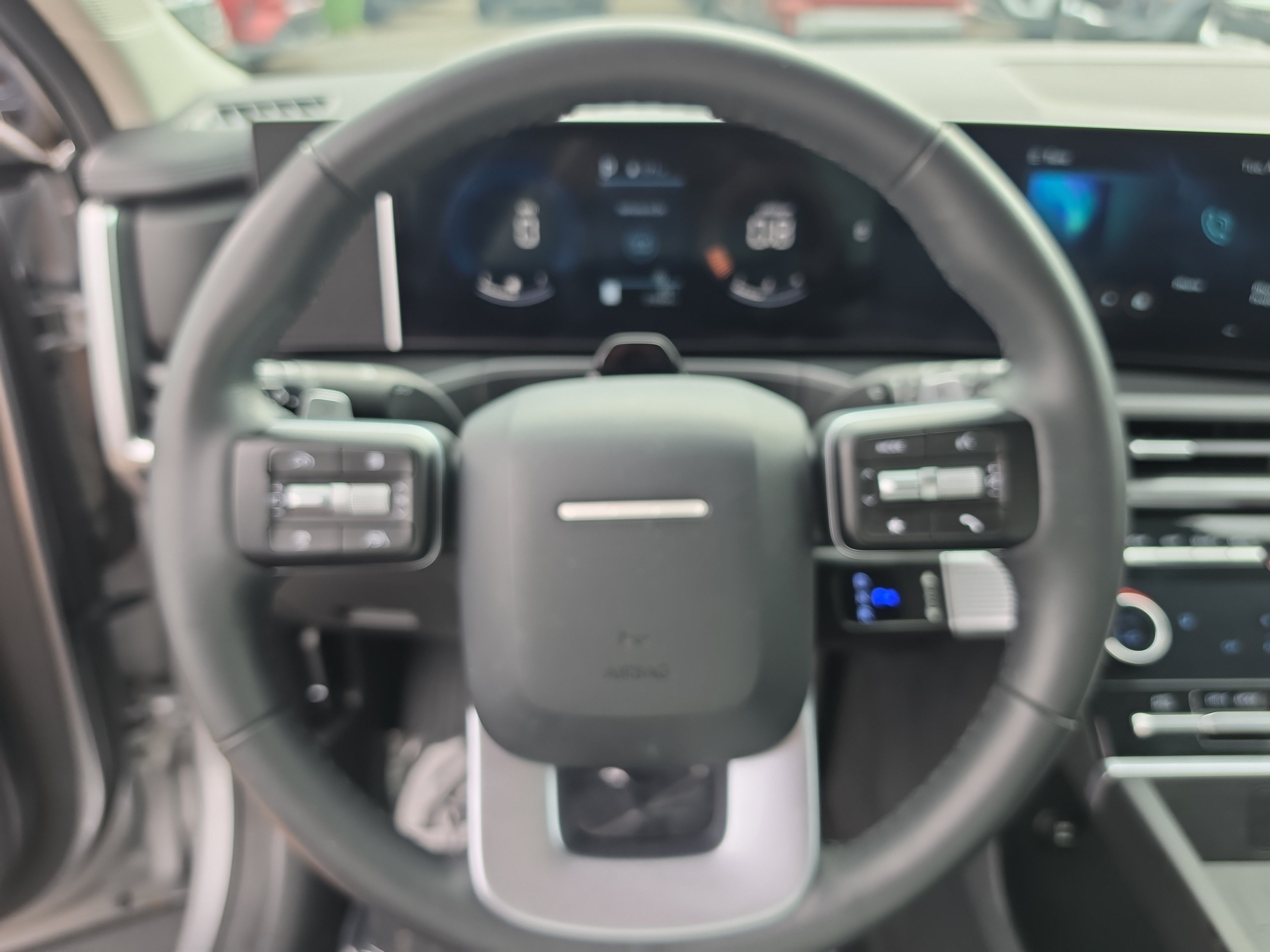 Used 2025 Hyundai Santa Fe SEL FWD image 31
