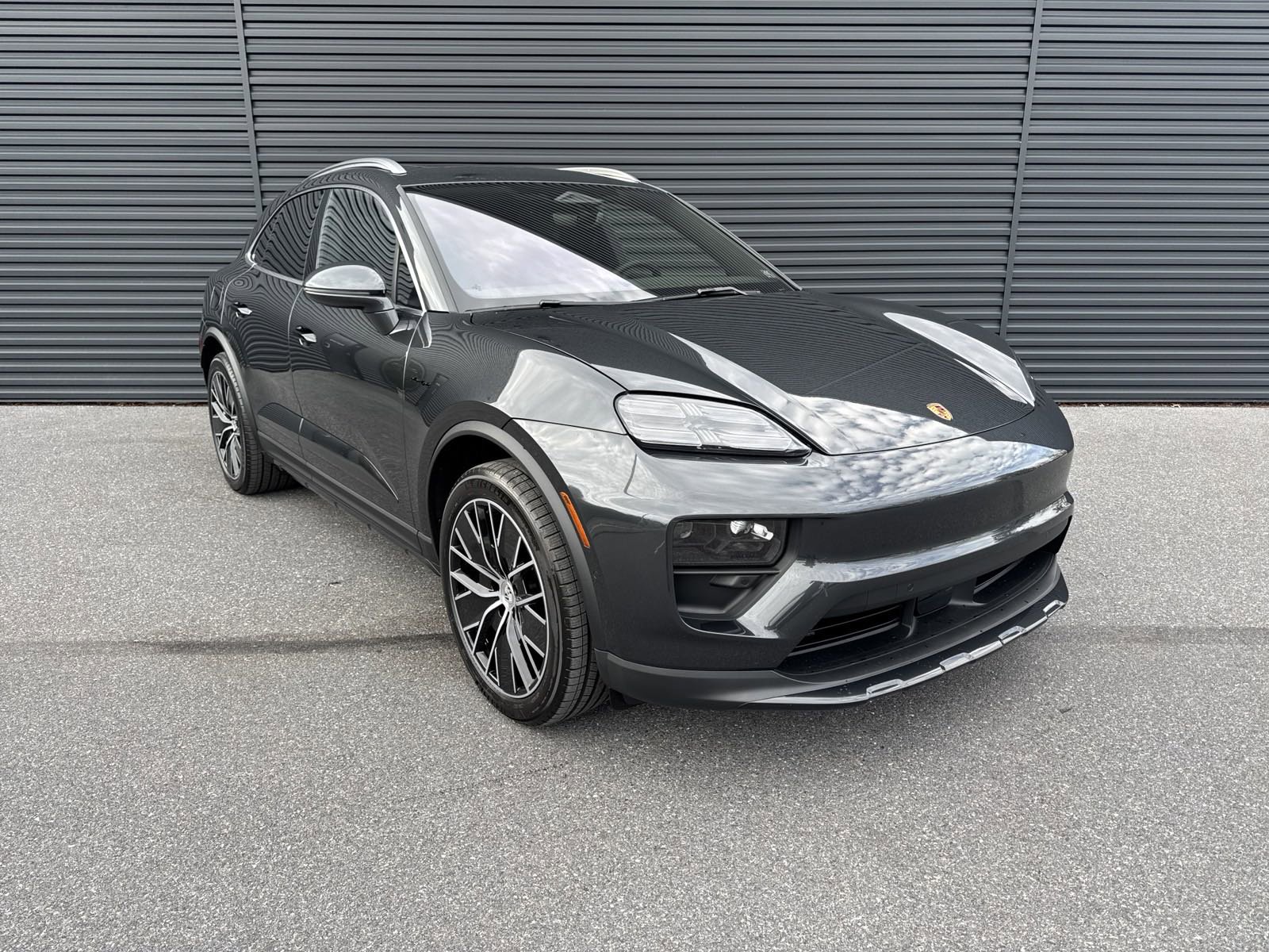 New 2025 Porsche Macan 4 Electric image 7