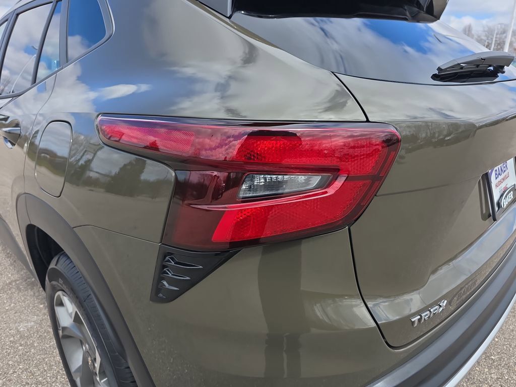 Certified 2024 Chevrolet Trax LT w/ Driver Confidence Package image 38