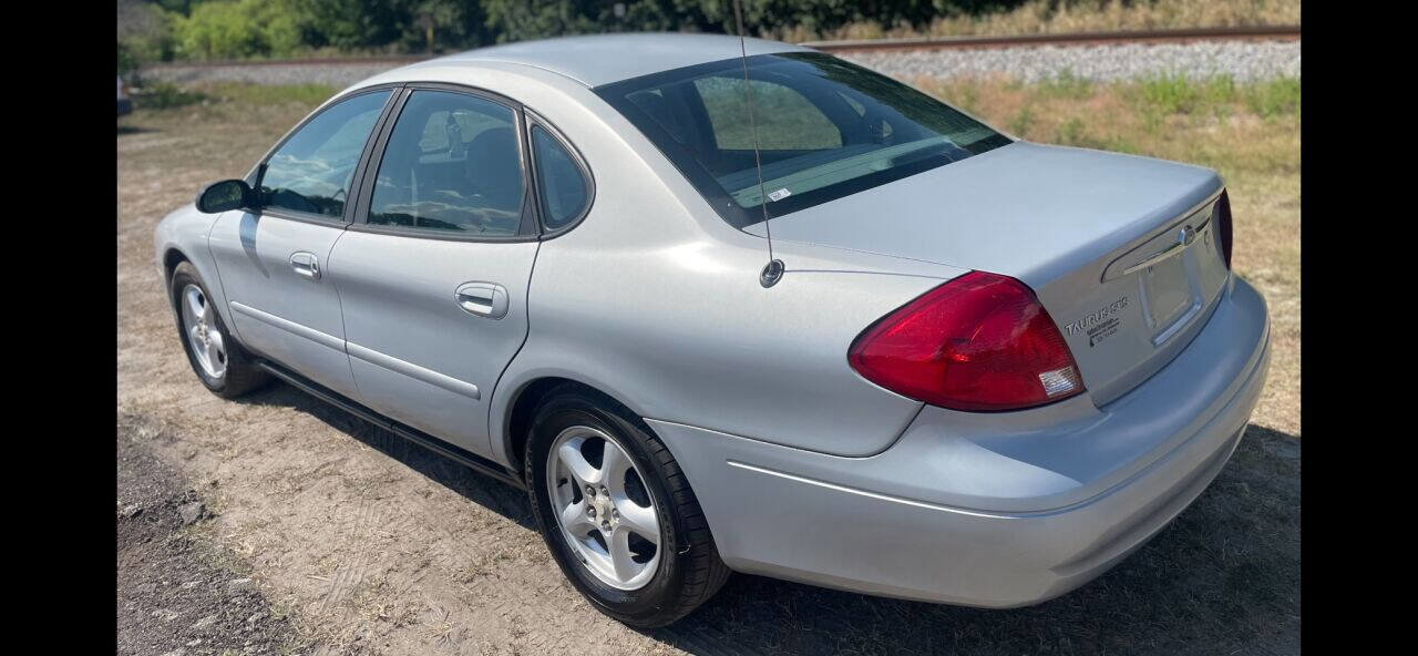 Used 2003 Ford Taurus SES image 4
