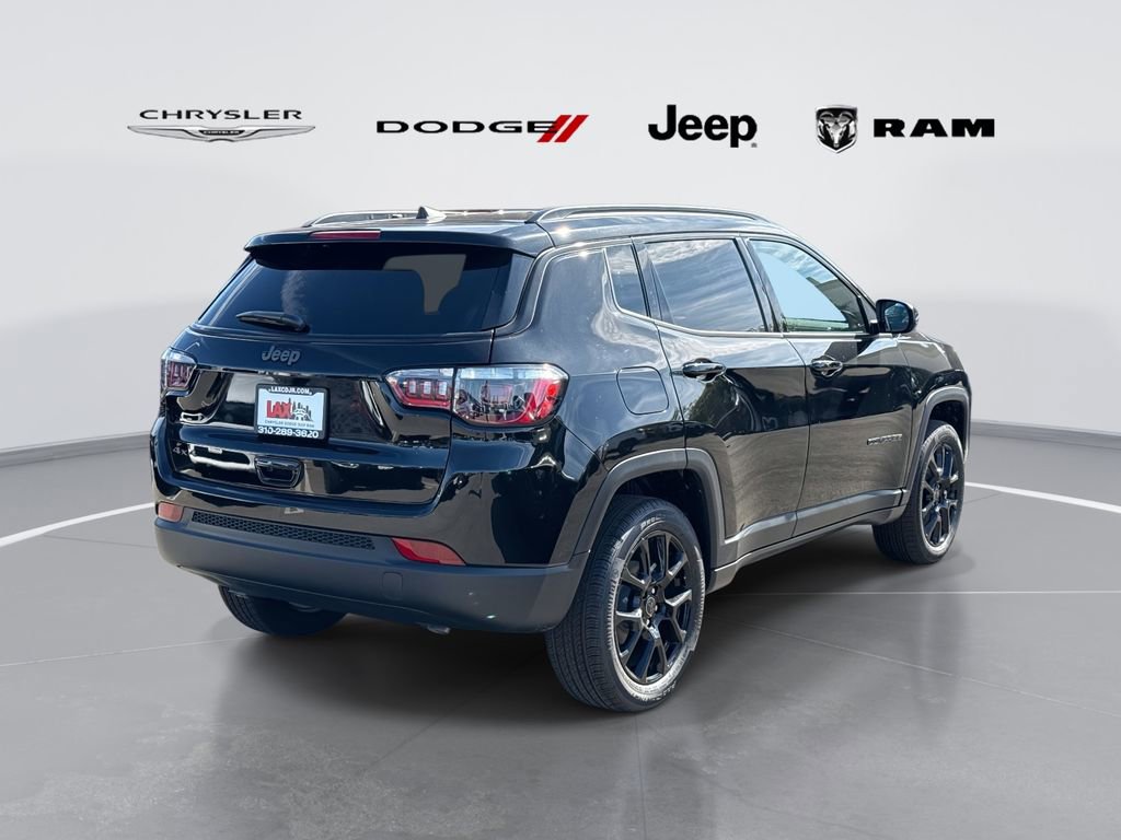 New 2026 Jeep Compass Latitude image 3