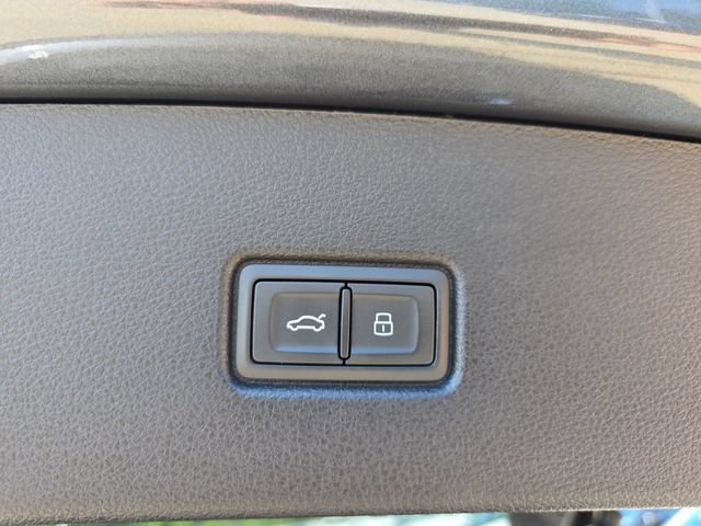 Used 2024 Audi Q5 2.0T Premium Plus AWD/4WD image 16