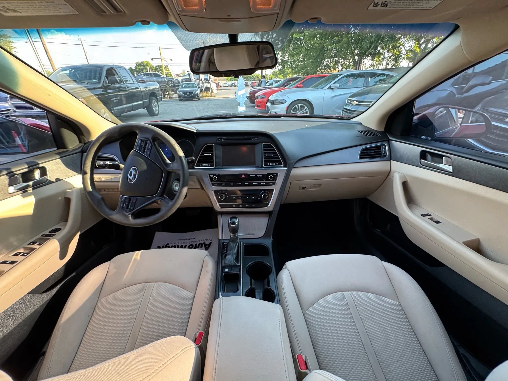 Used 2016 Hyundai Sonata SE w/ Winter Weather Package FWD image 11