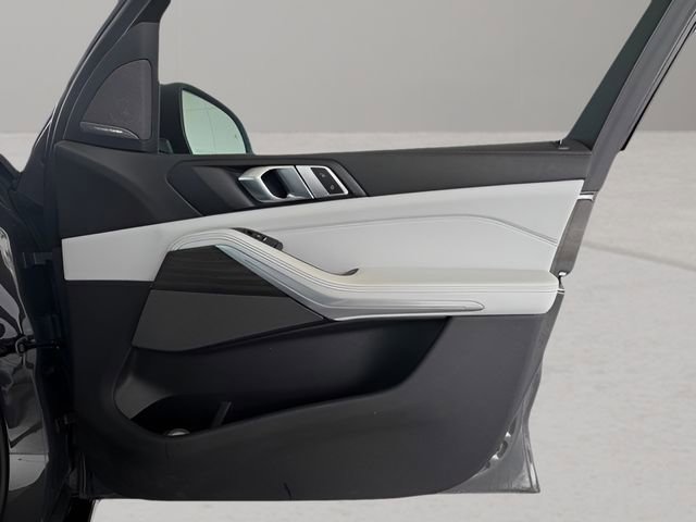 Used 2024 BMW X5 xDrive50e w/ Premium Package image 41