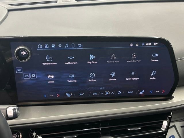 Used 2025 Chevrolet Traverse LT w/ Driver Confidence Package image 30