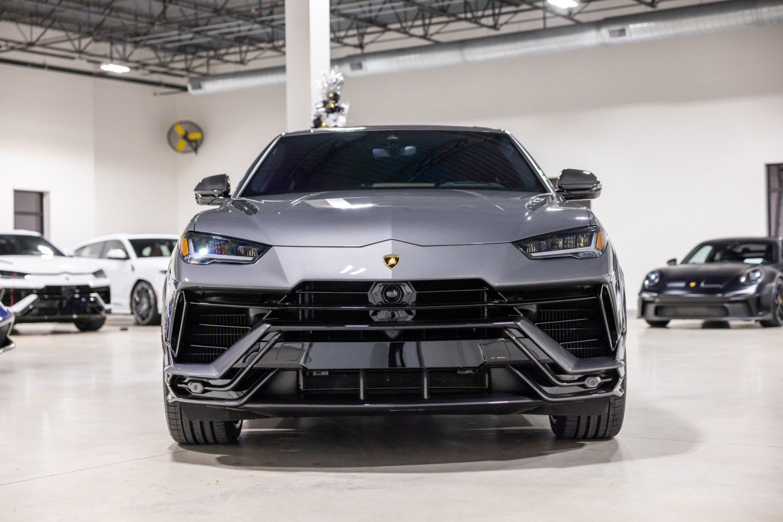 Used 2023 Lamborghini Urus Performante image 2