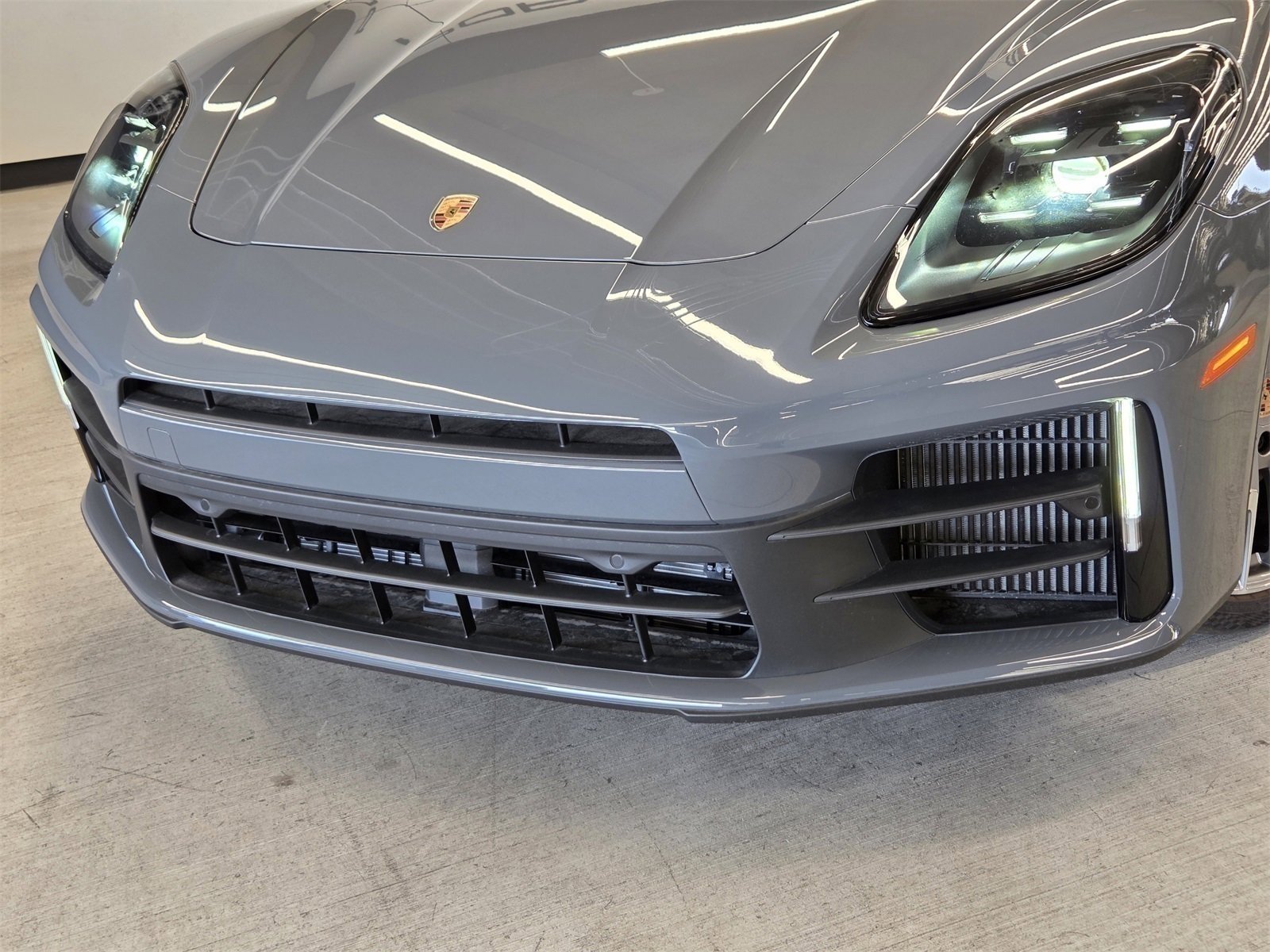 Certified 2025 Porsche Panamera image 25