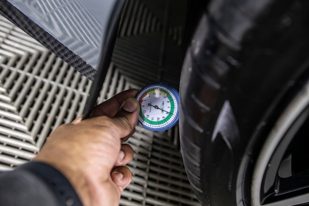 Used 2023 BMW M2 w/ Lighting Package image 43