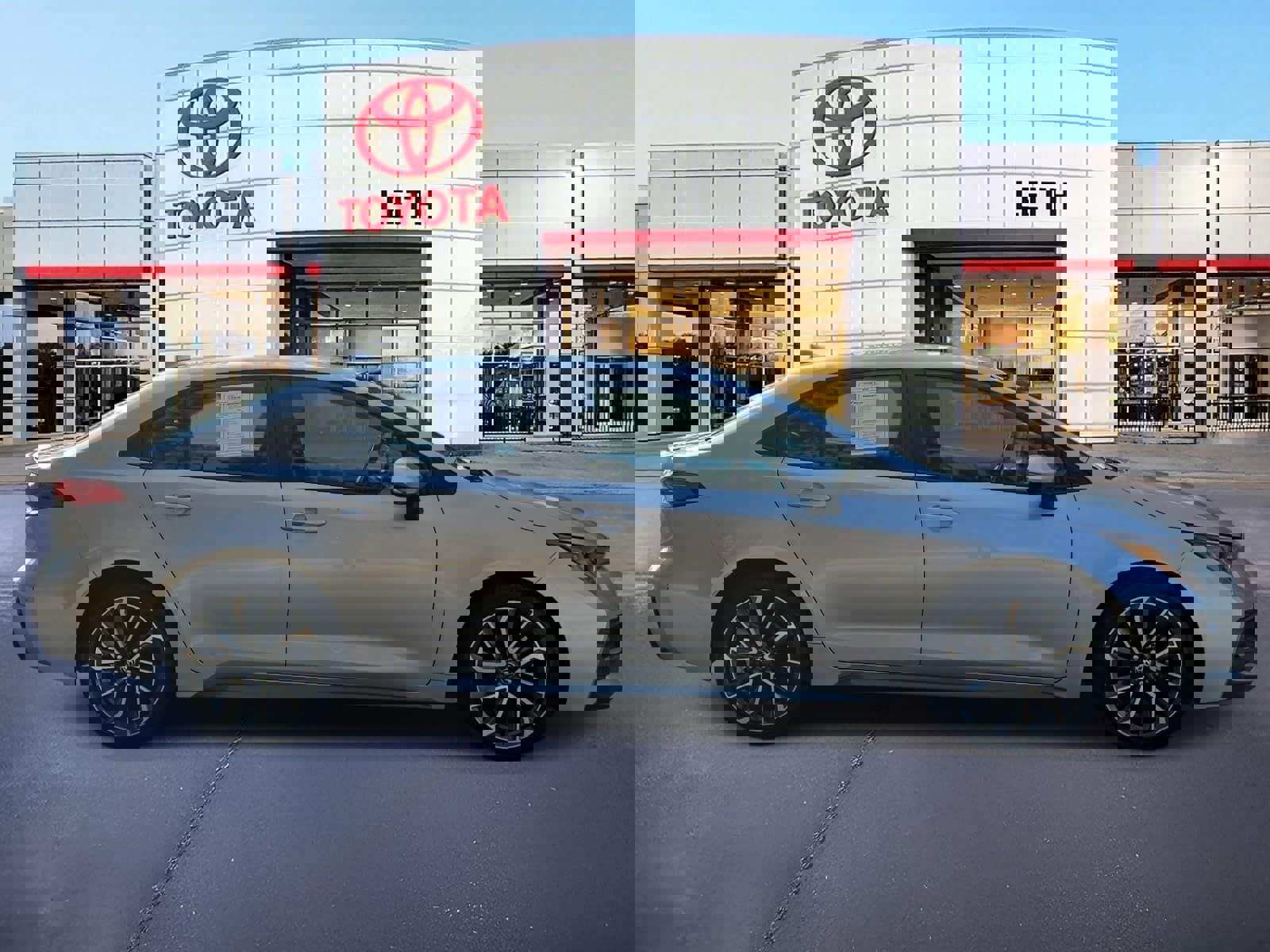 Used 2020 Toyota Corolla SE image 4
