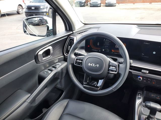 Used 2024 Kia Sorento S image 8