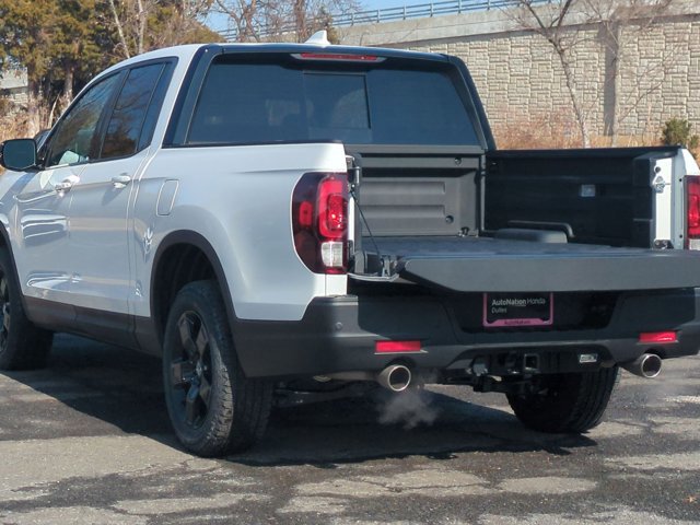 New 2026 Honda Ridgeline Black Edition image 9
