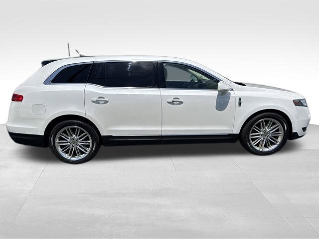 Used 2016 Lincoln MKT AWD image 8