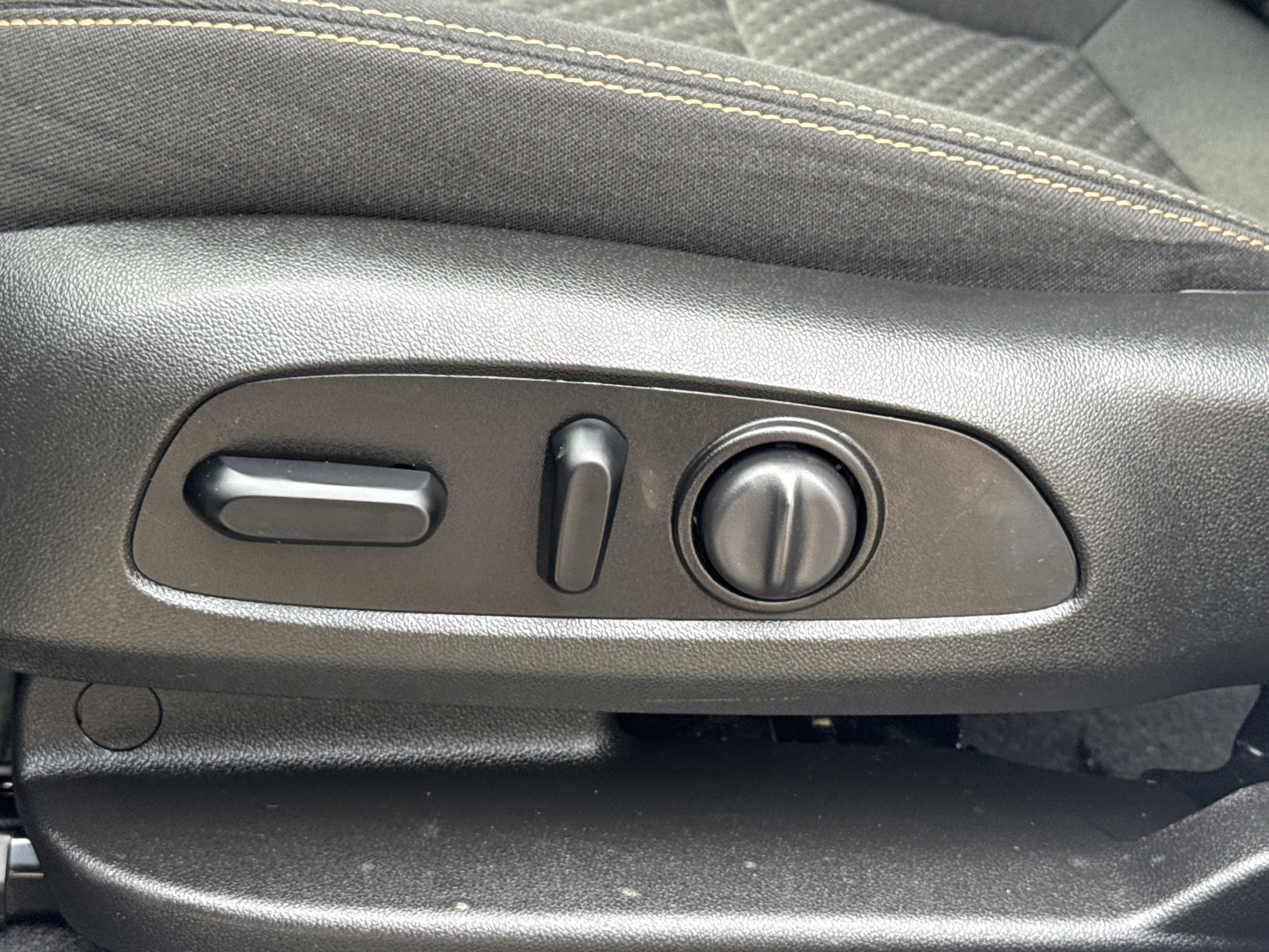 Used 2021 GMC Terrain SLE w/ Driver Convenience Package image 36