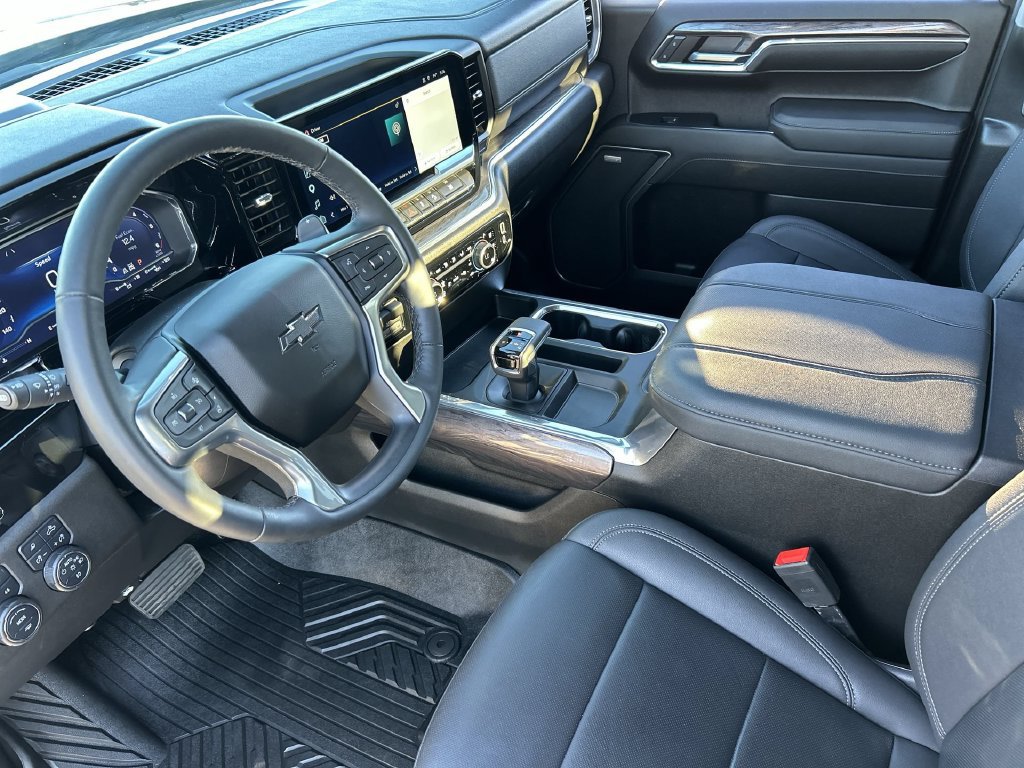 Used 2023 Chevrolet Silverado 1500 LTZ w/ Technology Package AWD/4WD image 10