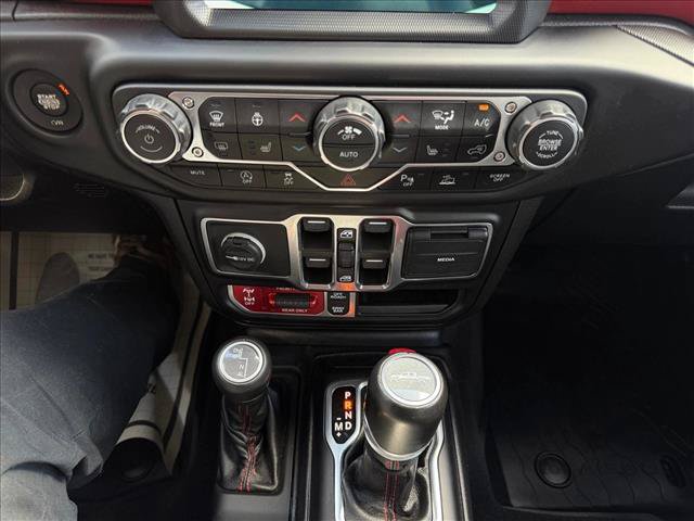 Used 2021 Jeep Gladiator Rubicon AWD/4WD image 12