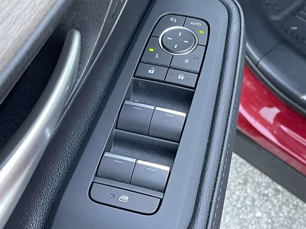 Used 2025 Toyota Grand Highlander AWD Hybrid image 6