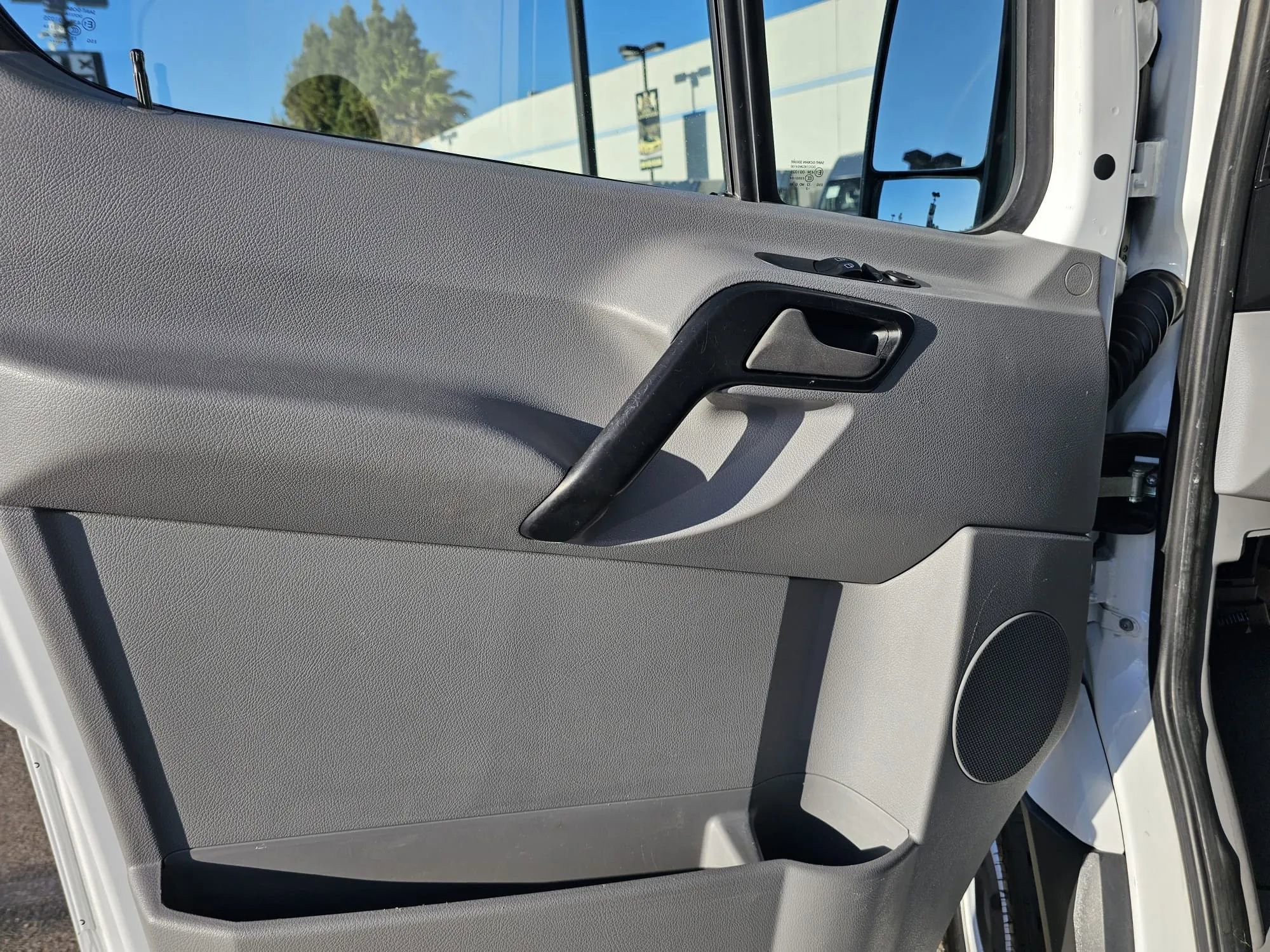 Used 2012 Mercedes-Benz Sprinter 2500 w/ Additional Battery Pkg image 8