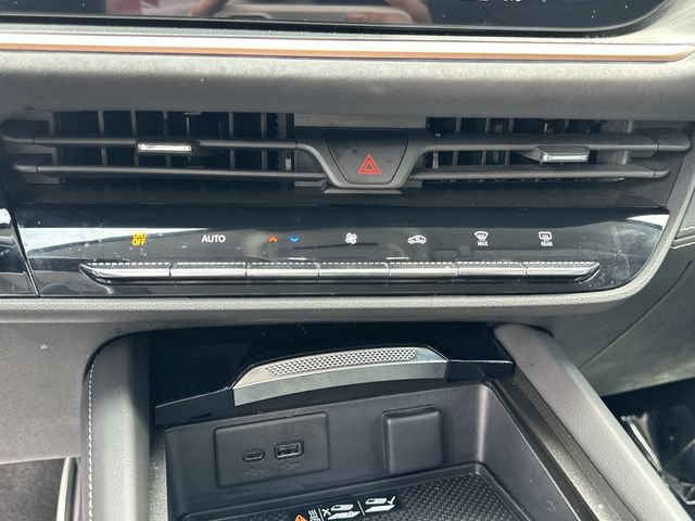 Used 2025 Buick Envision Sport Touring AWD/4WD image 12