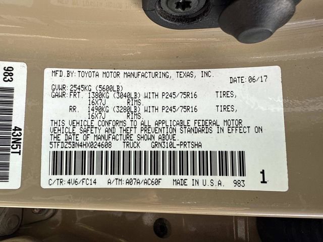 Used 2017 Toyota Tacoma SR5 image 31