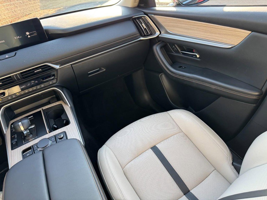 Used 2025 MAZDA CX-90 Plug-In Hybrid w/Premium Sport image 16