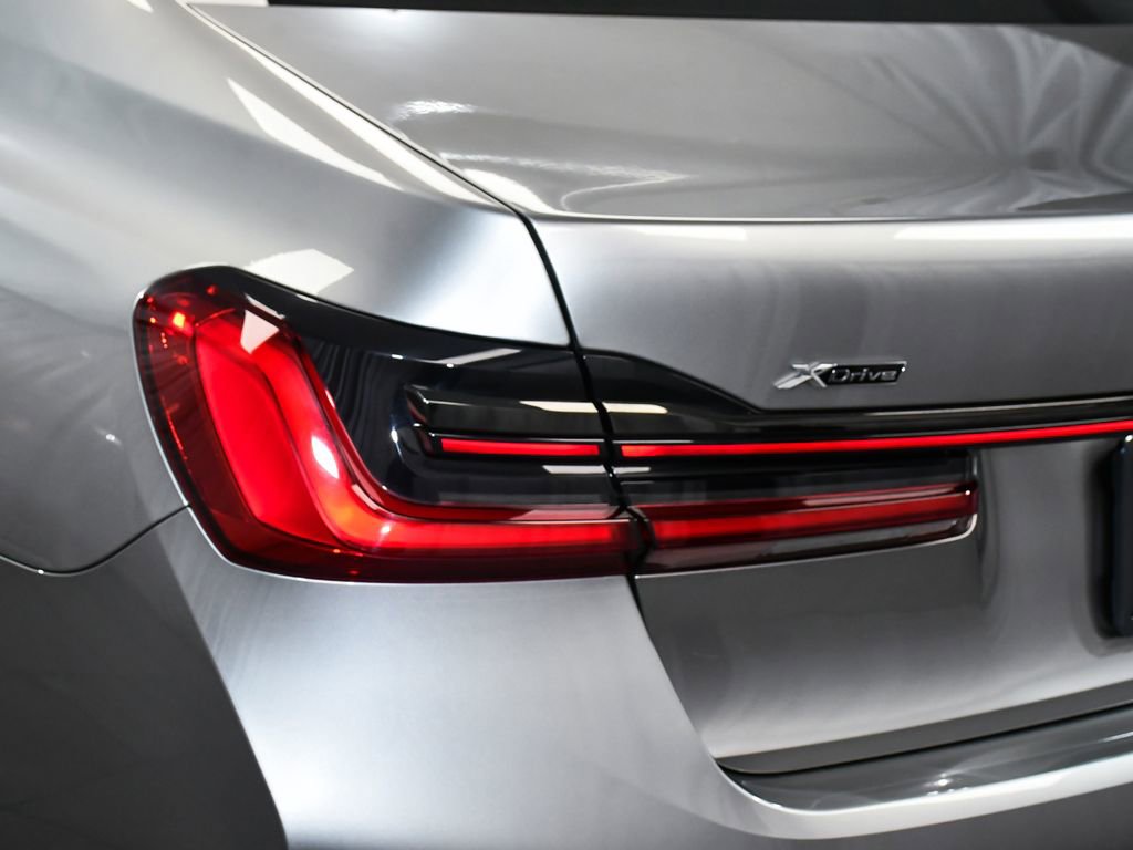 Used 2022 BMW 740i xDrive w/ M Sport Package image 89