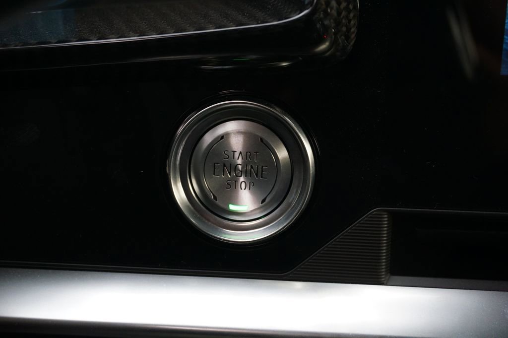 New 2025 Chevrolet Corvette E-Ray image 20