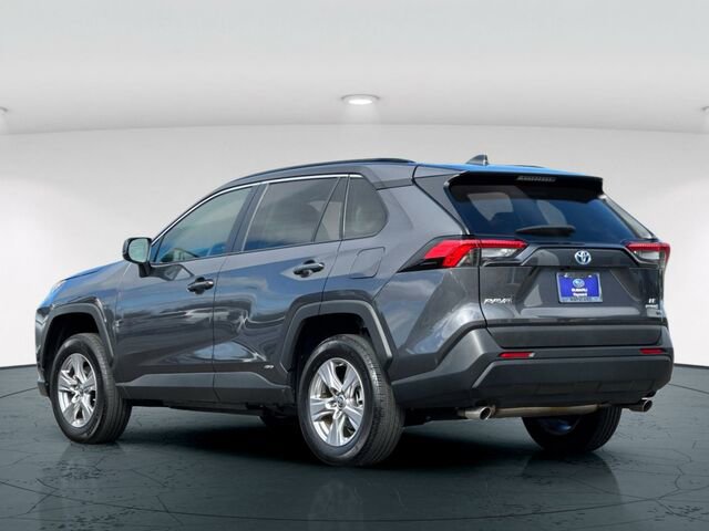Used 2024 Toyota RAV4 LE AWD/4WD image 4