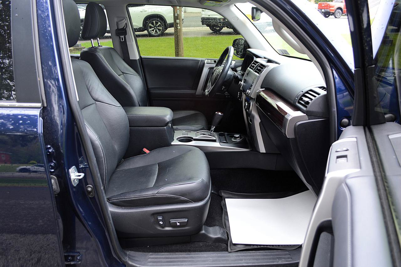 Used 2023 Toyota 4Runner Limited AWD/4WD image 17