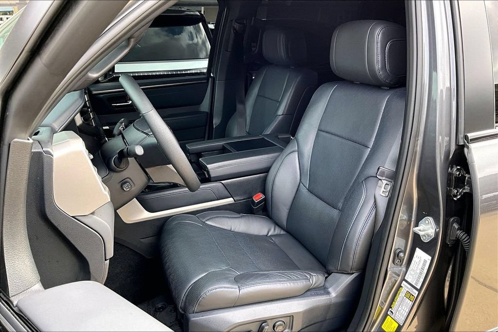 Used 2026 Toyota Tundra Platinum AWD/4WD image 32