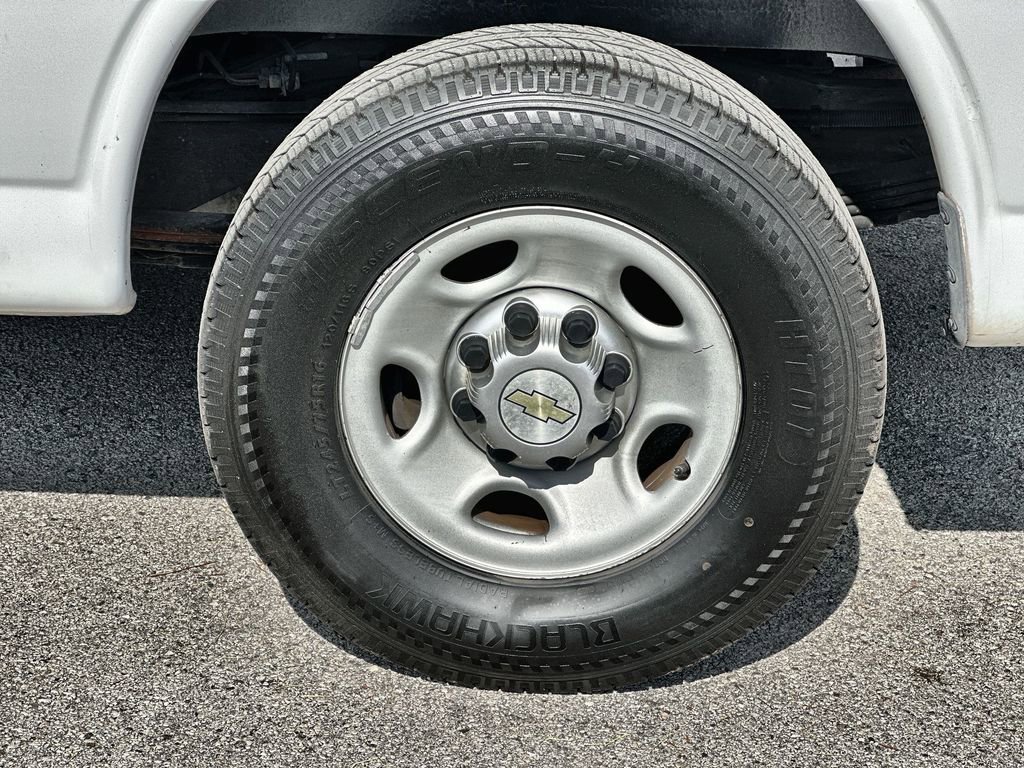 Certified 2014 Chevrolet Express 2500 w/ Cold Climate Package image 31