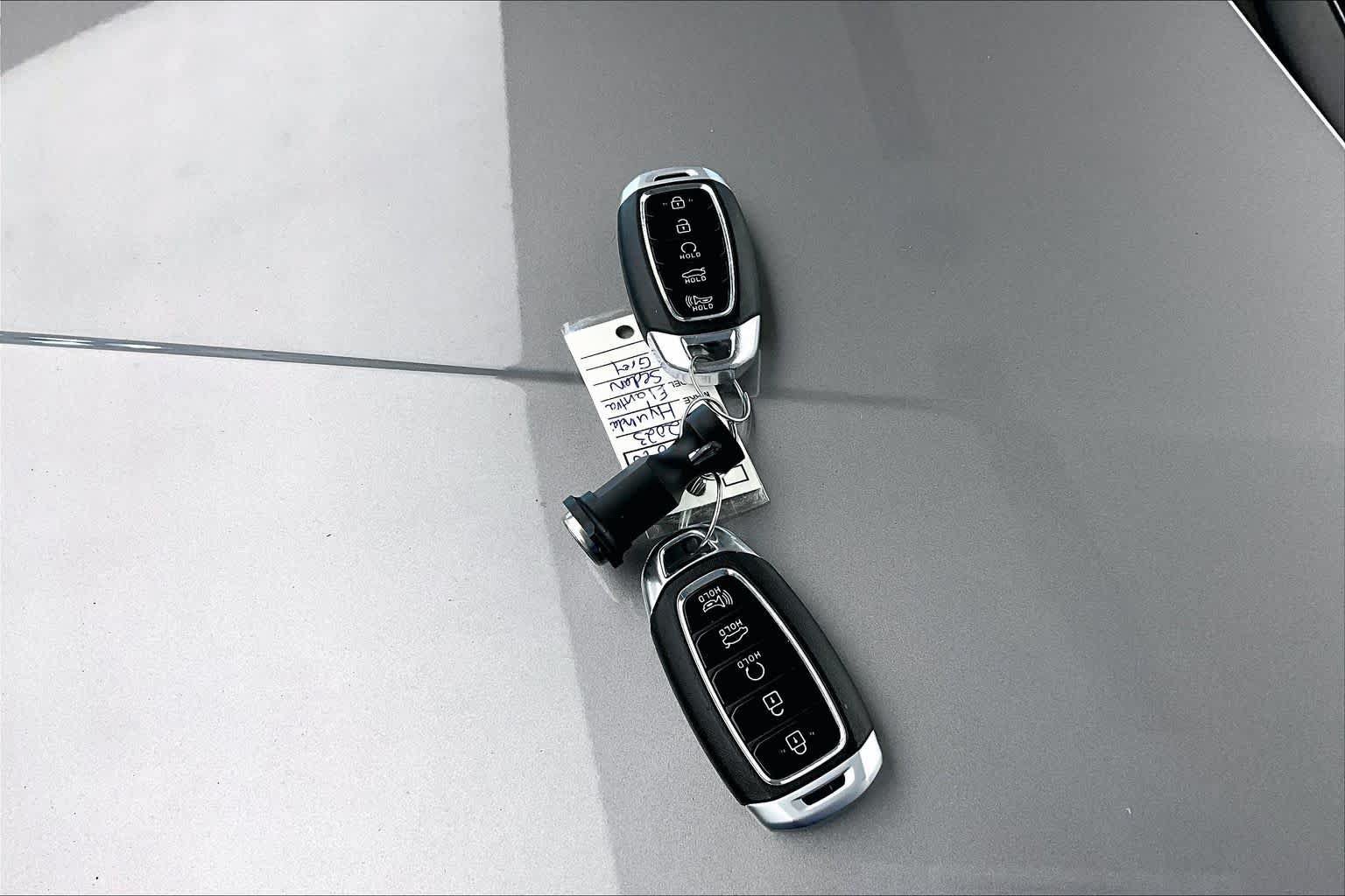 Used 2023 Hyundai Elantra Limited FWD image 15