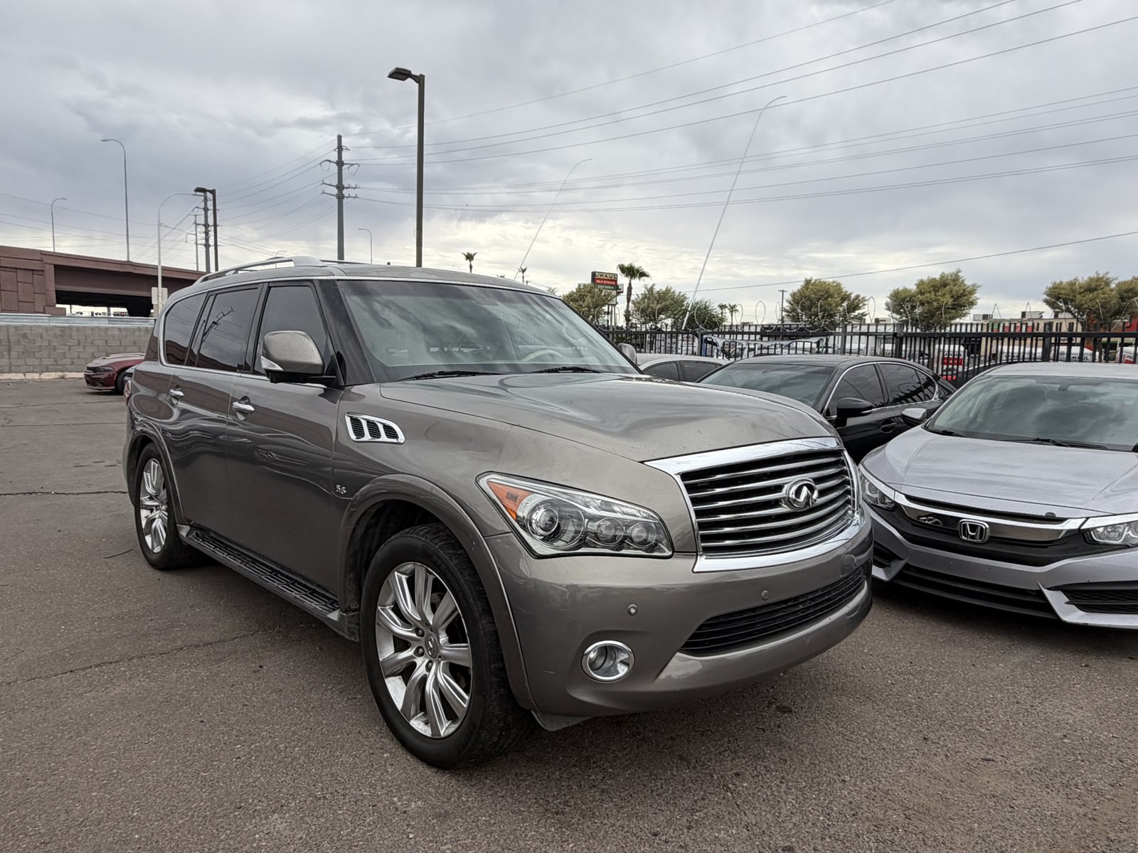 Used 2014 INFINITI QX80 2WD w/ Theater Package image 3