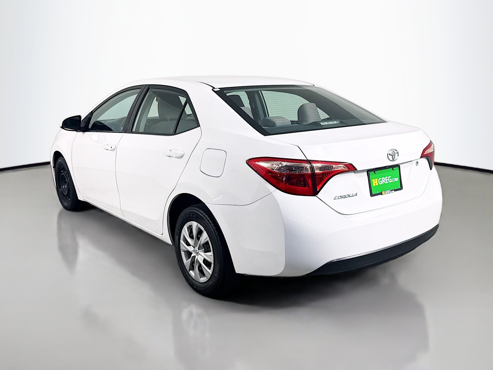 Used 2017 Toyota Corolla L w/ Carpet Mat Package (TMS) FWD image 7
