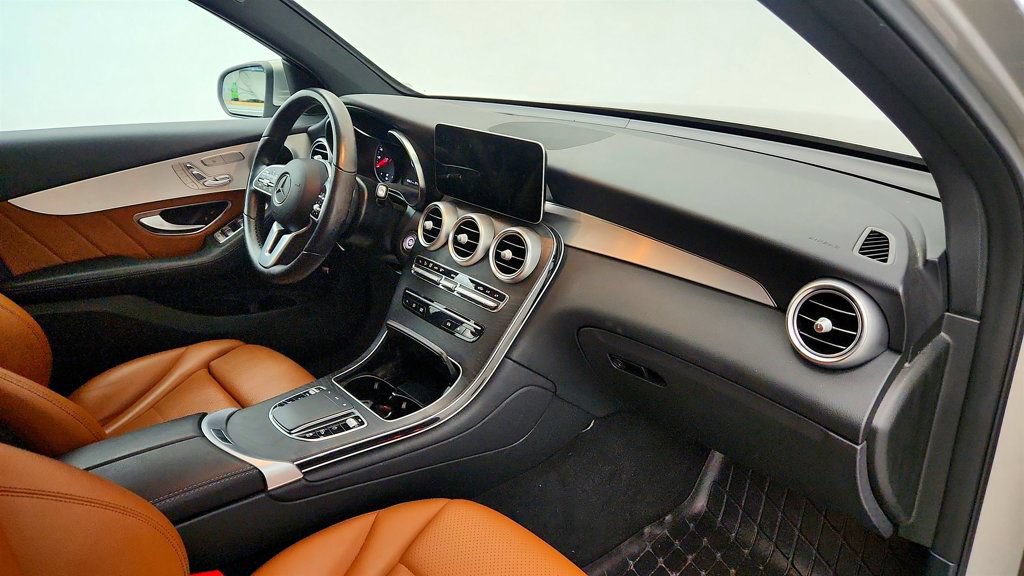 Used 2022 Mercedes-Benz GLC 300 4MATIC image 22