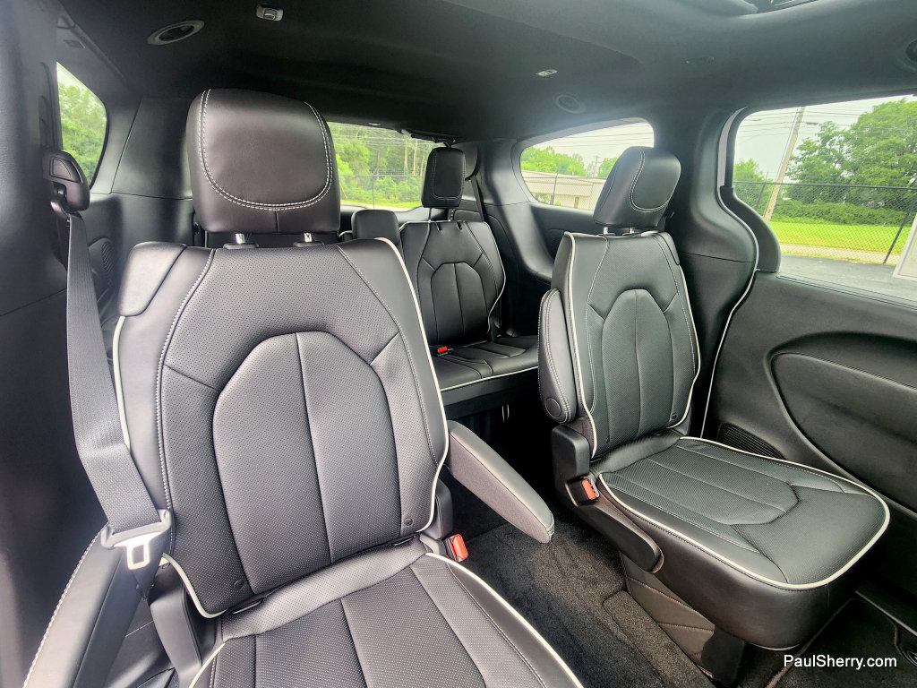 New 2027 Chrysler Pacifica Limited FWD image 47