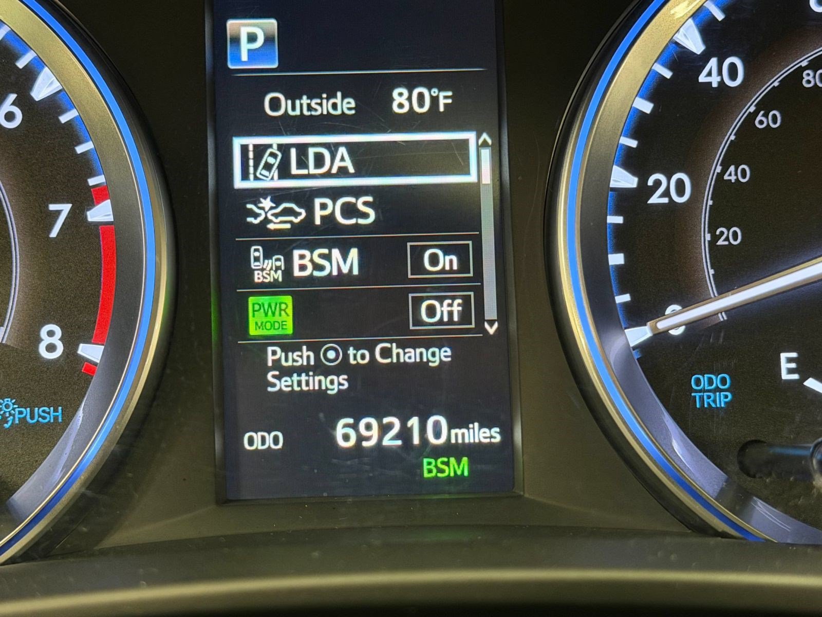 Used 2019 Toyota Highlander XLE AWD/4WD image 22
