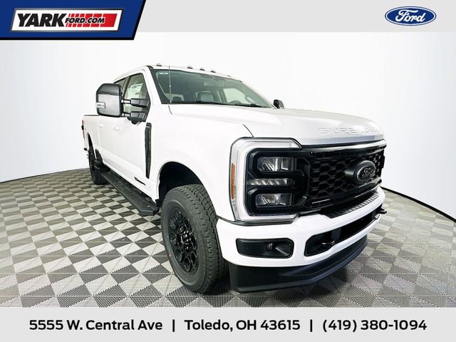 New 2025 Ford F350 Lariat w/ Black Appearance Package 360° Tour