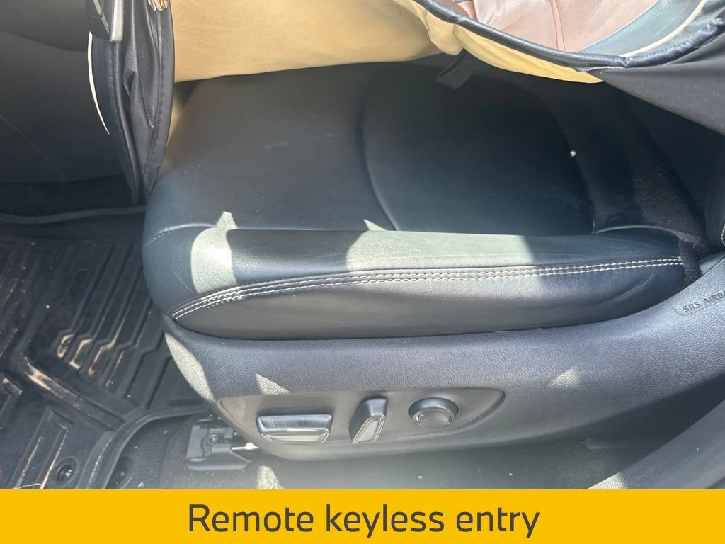 Used 2020 Toyota RAV4 XLE Premium FWD image 8
