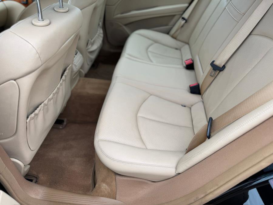 Used 2009 Mercedes-Benz E 350 4MATIC Sedan image 37