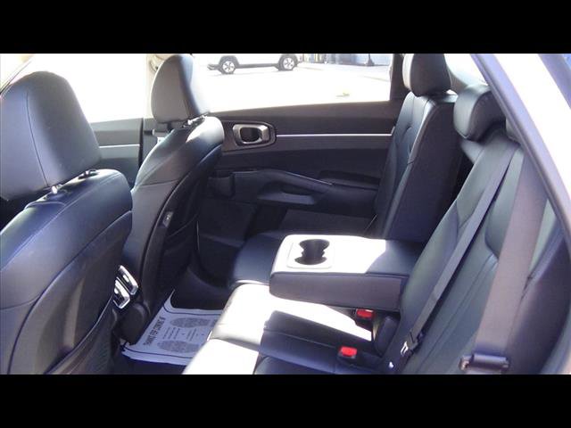 Used 2024 Kia Sorento S AWD/4WD image 14